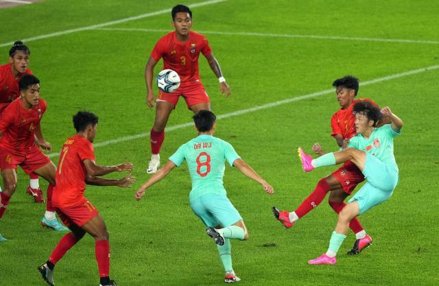 开云体育app官网-亚运队黑马喜提“王炸”绰号：改踢后卫还有进攻的心