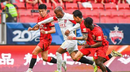 kaiyun·(中国)官方网站-罗慕洛伤退冯卓毅红牌 蓉城最低控球率破海港金身