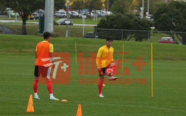 kaiyun·(中国)官方网站-国足冒雨新西兰首训 李昂受伤朱辰杰临时上调顶替